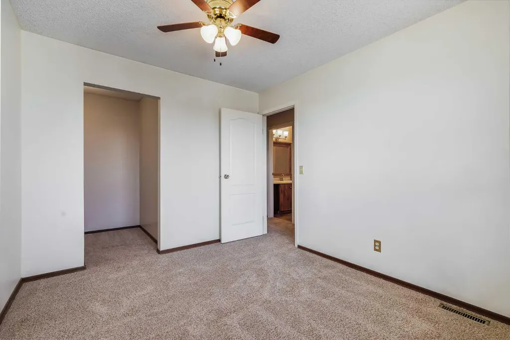 3705 Fonda Way SE Calgary AB T2A 6G9