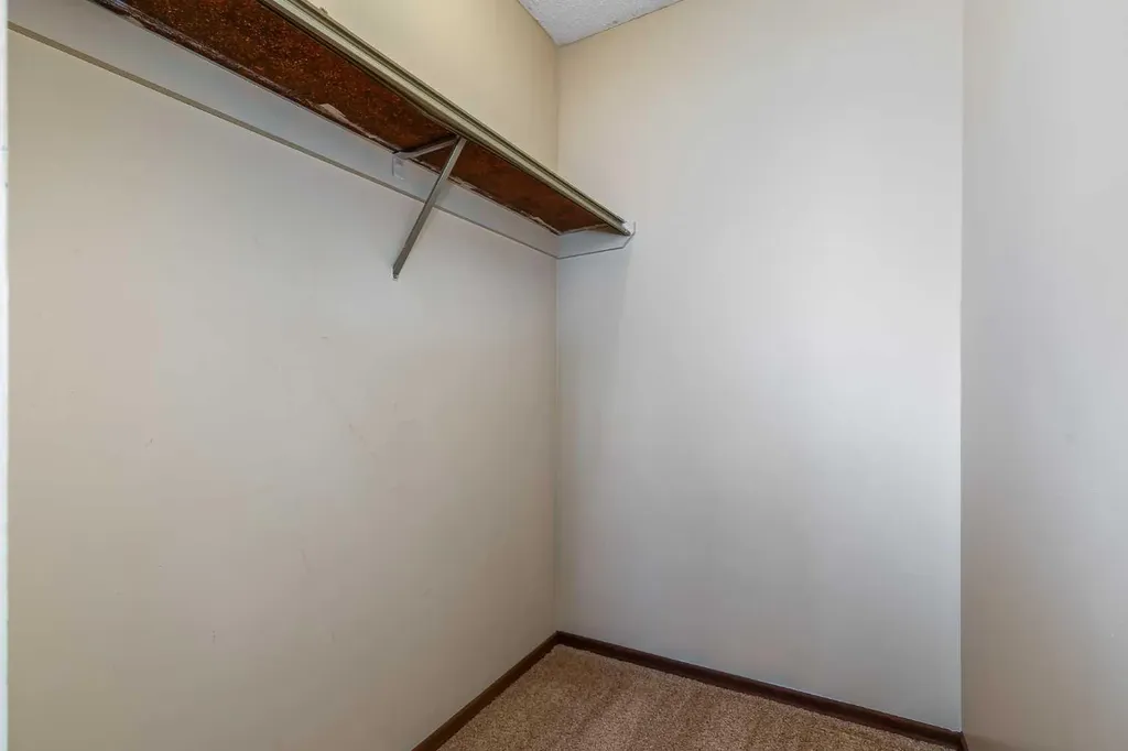 3705 Fonda Way SE Calgary AB T2A 6G9
