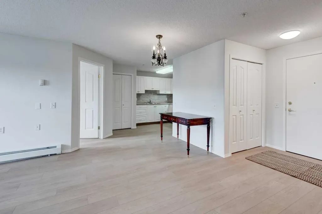 5000 Somervale Court SW Calgary AB T2Y 4M1