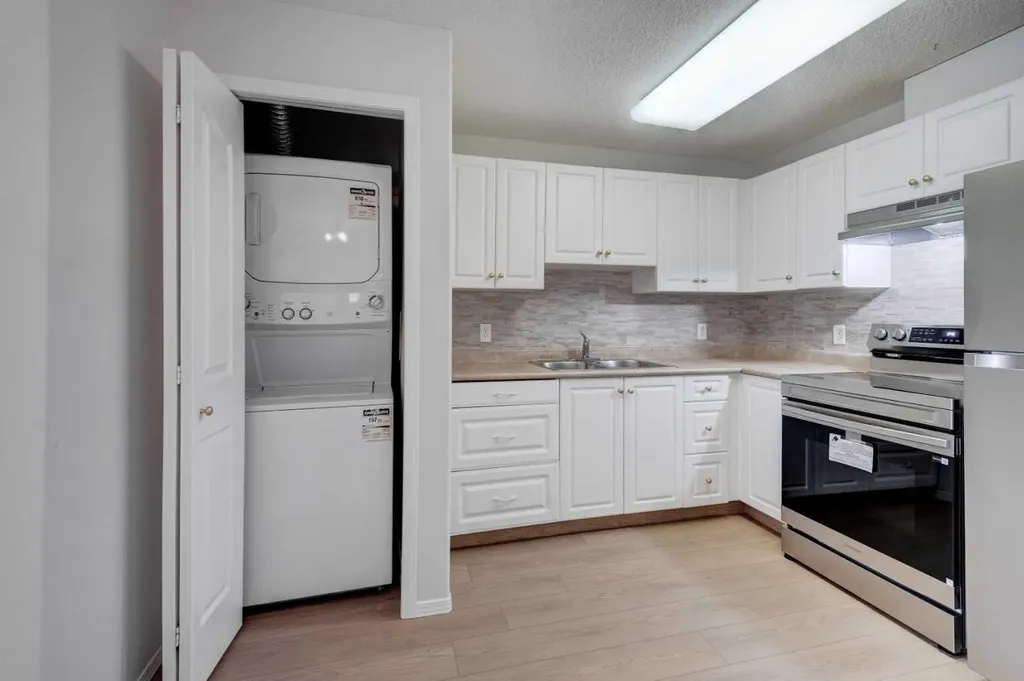 5000 Somervale Court SW Calgary AB T2Y 4M1