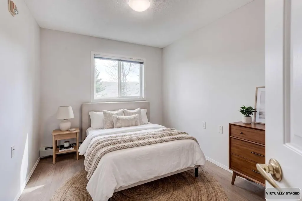 5000 Somervale Court SW Calgary AB T2Y 4M1