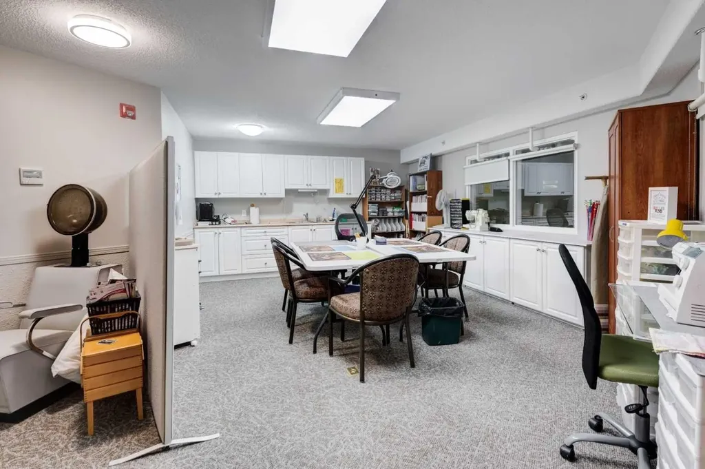 5000 Somervale Court SW Calgary AB T2Y 4M1