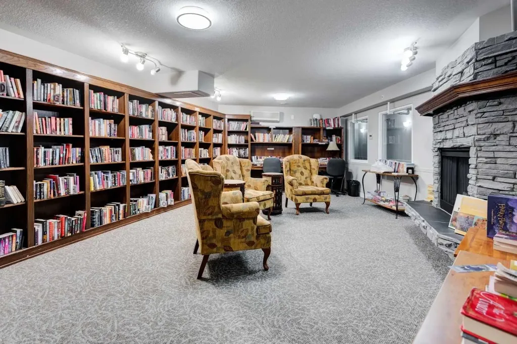 5000 Somervale Court SW Calgary AB T2Y 4M1