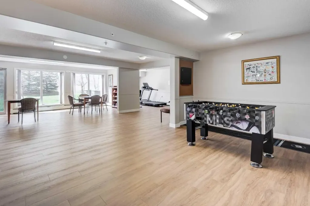 5000 Somervale Court SW Calgary AB T2Y 4M1