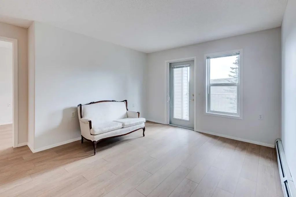 5000 Somervale Court SW Calgary AB T2Y 4M1