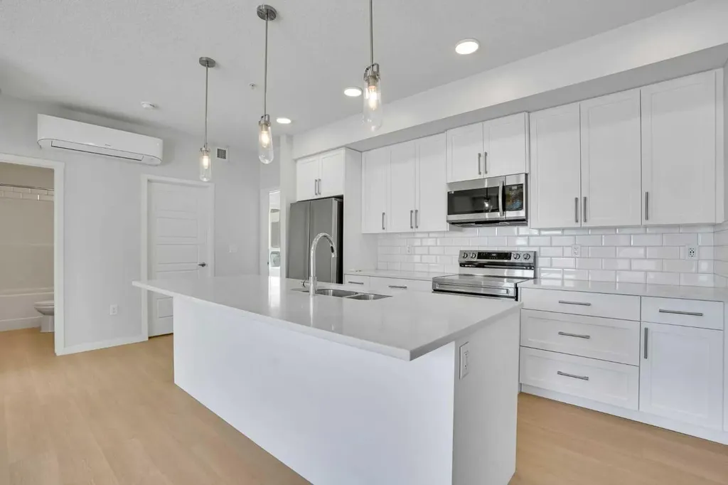 33 Carringham Gate NW Calgary AB t3p2h6