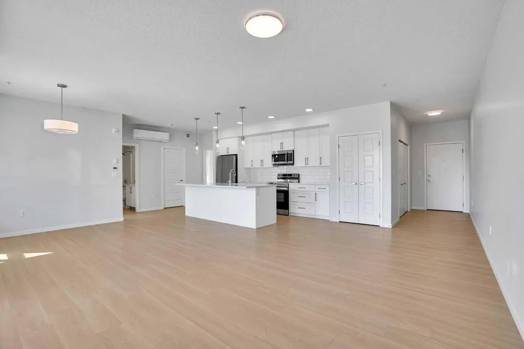 33 Carringham Gate NW Calgary AB t3p2h6
