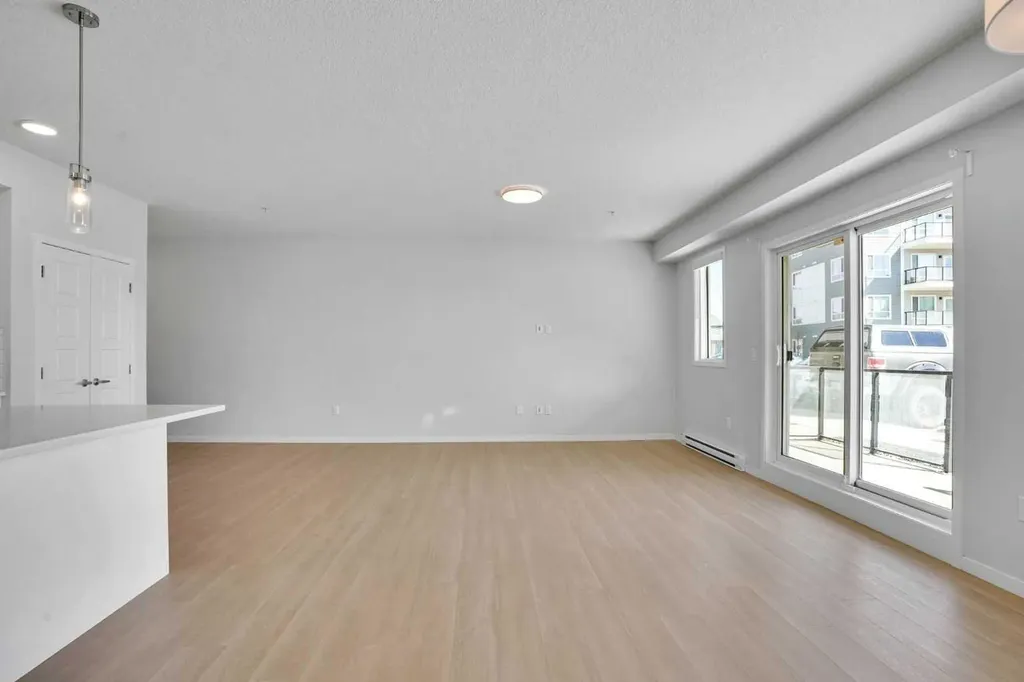 33 Carringham Gate NW Calgary AB t3p2h6
