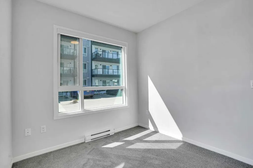 33 Carringham Gate NW Calgary AB t3p2h6