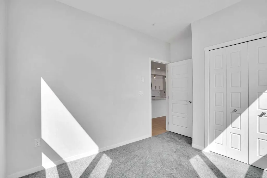 33 Carringham Gate NW Calgary AB t3p2h6