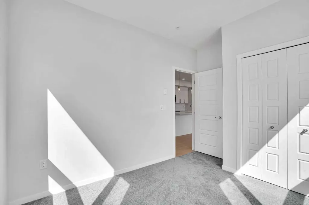 33 Carringham Gate NW Calgary AB t3p2h6