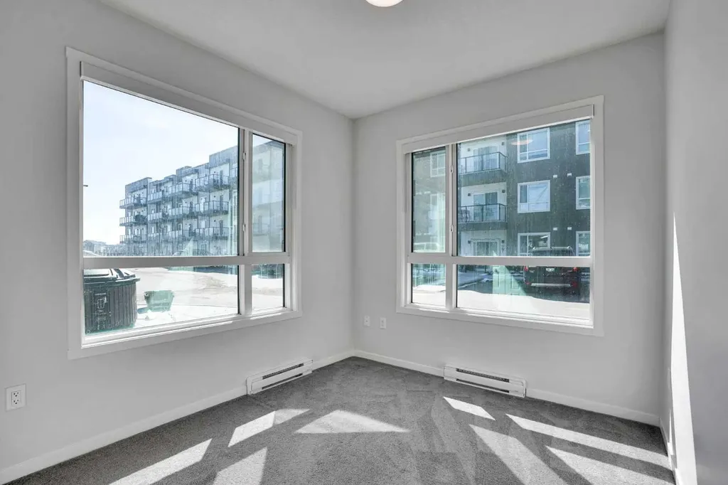 33 Carringham Gate NW Calgary AB t3p2h6
