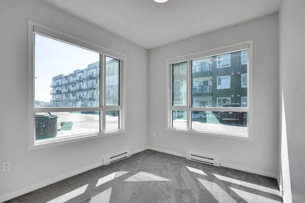 33 Carringham Gate NW Calgary AB t3p2h6