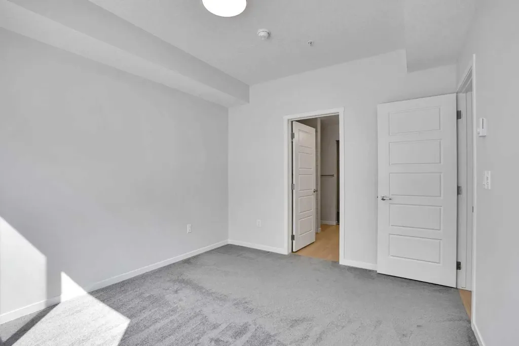 33 Carringham Gate NW Calgary AB t3p2h6