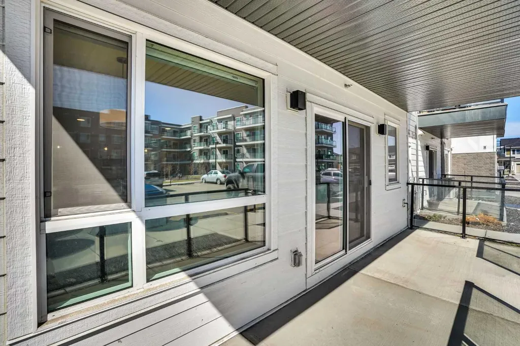 33 Carringham Gate NW Calgary AB t3p2h6