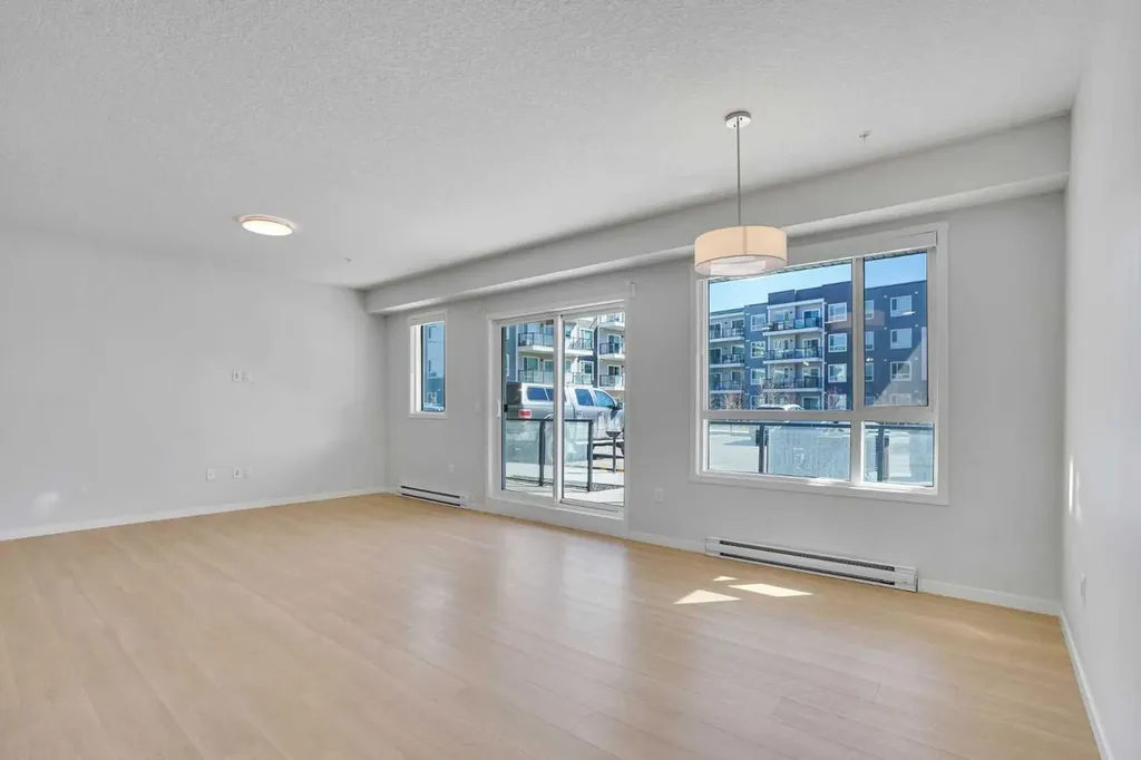 33 Carringham Gate NW Calgary AB t3p2h6