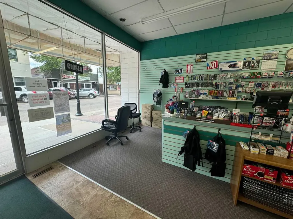 5026 50 Avenue Ponoka AB T4J1G3