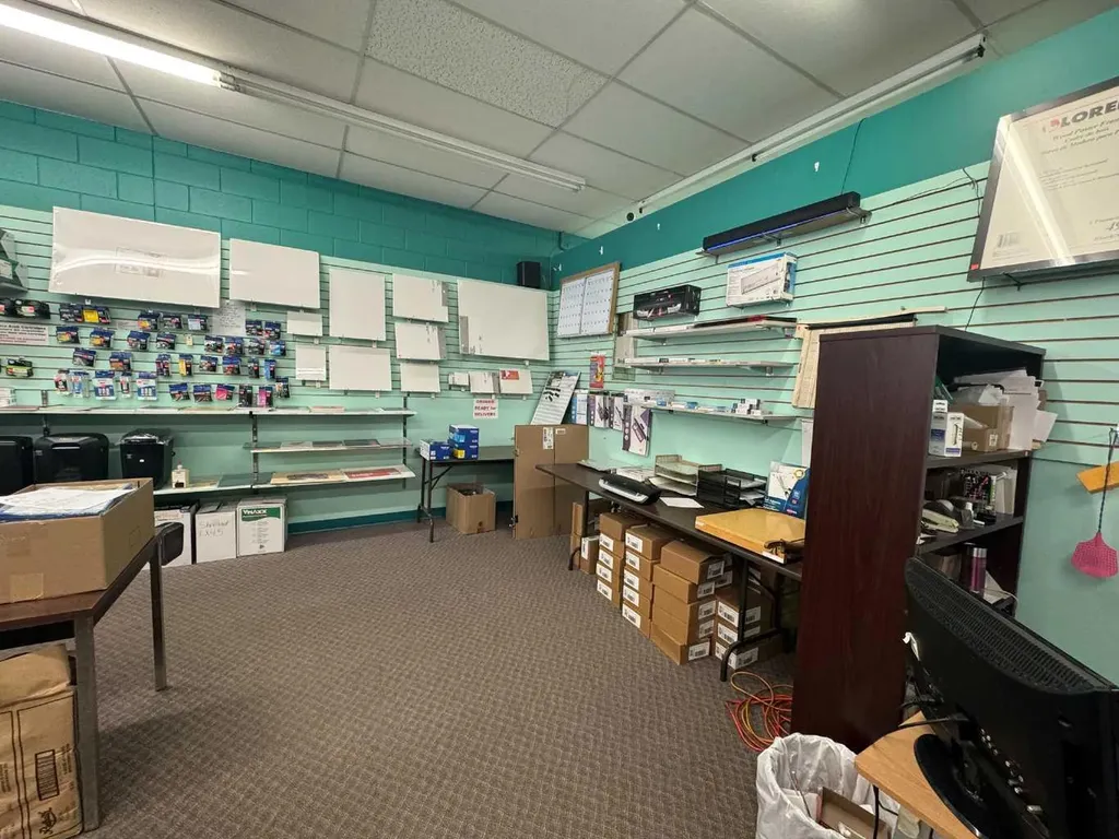 5026 50 Avenue Ponoka AB T4J1G3