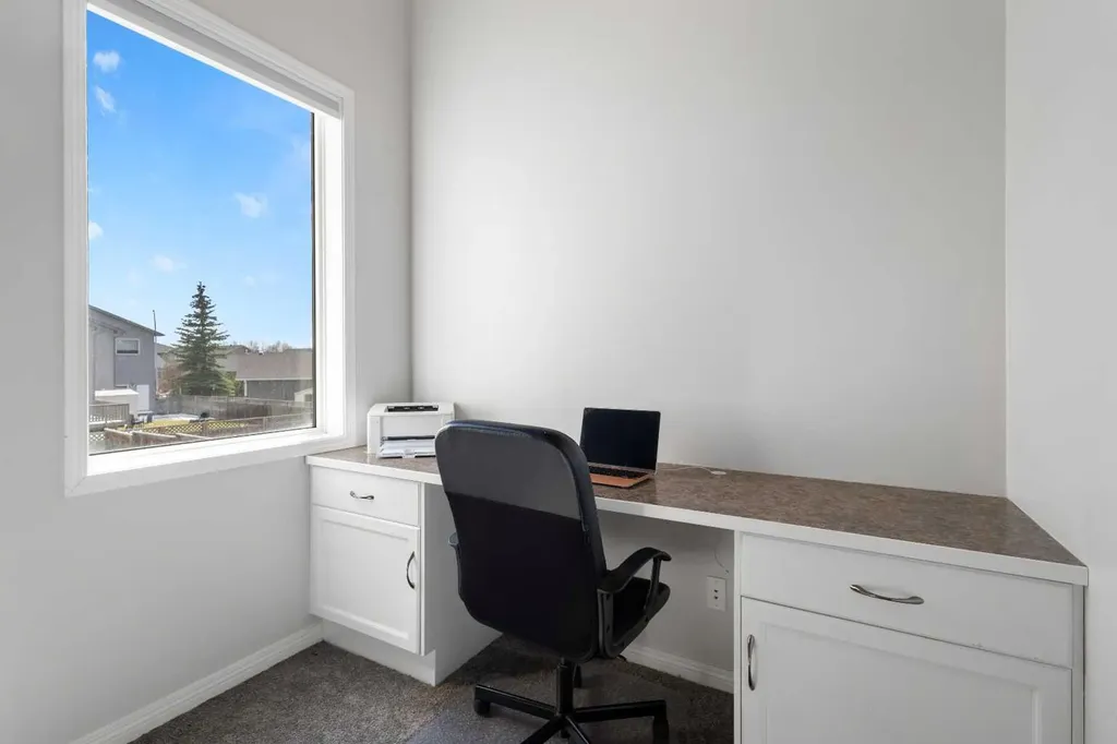 15 Skara Brae Close Carstairs AB T0M 0N0