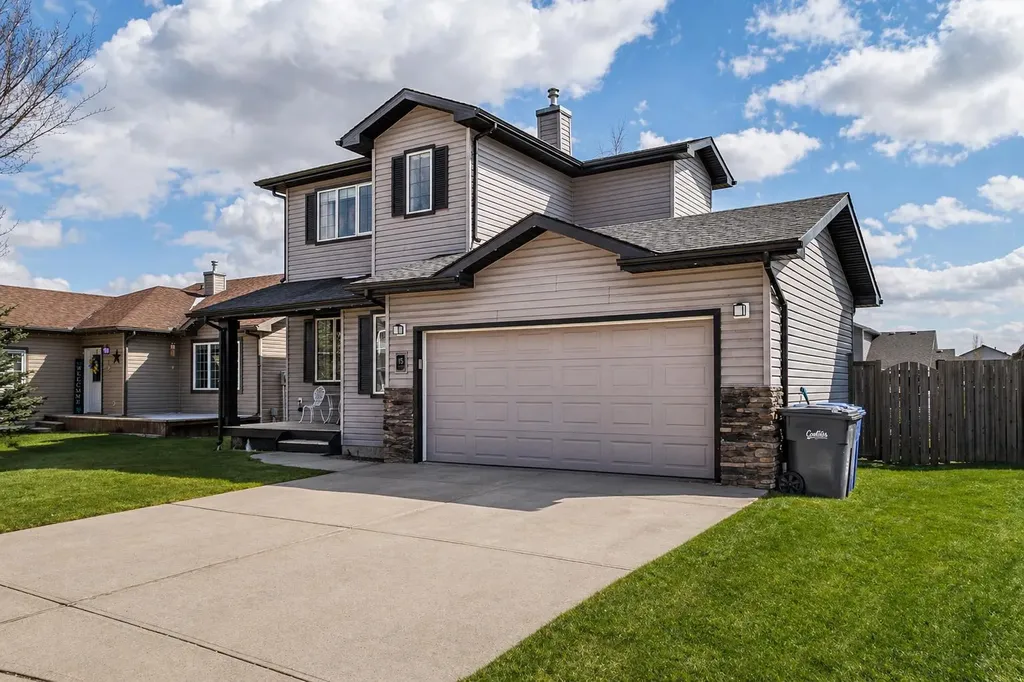 15 Skara Brae Close Carstairs AB T0M 0N0