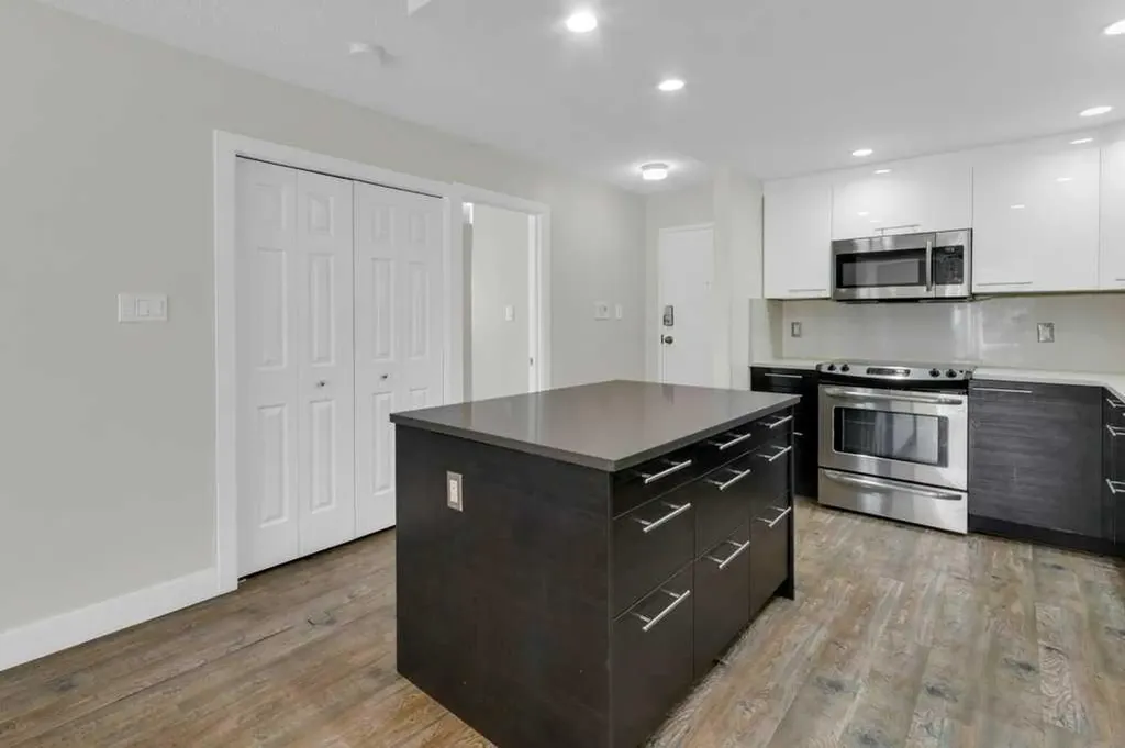 3402 Parkdale Boulevard NW Calgary AB T2N 3T4