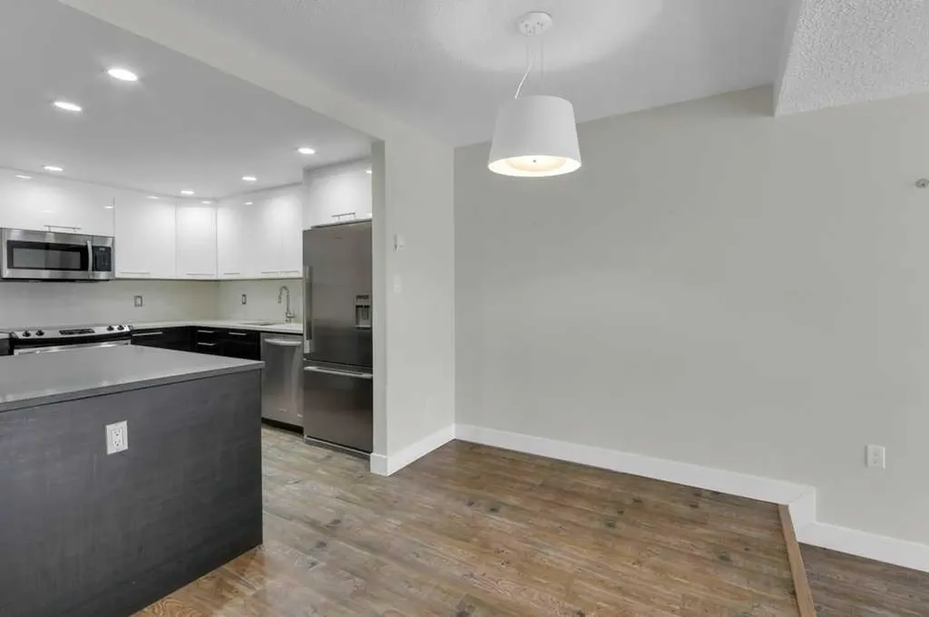 3402 Parkdale Boulevard NW Calgary AB T2N 3T4
