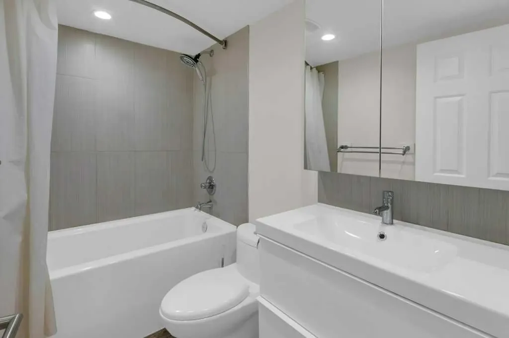 3402 Parkdale Boulevard NW Calgary AB T2N 3T4