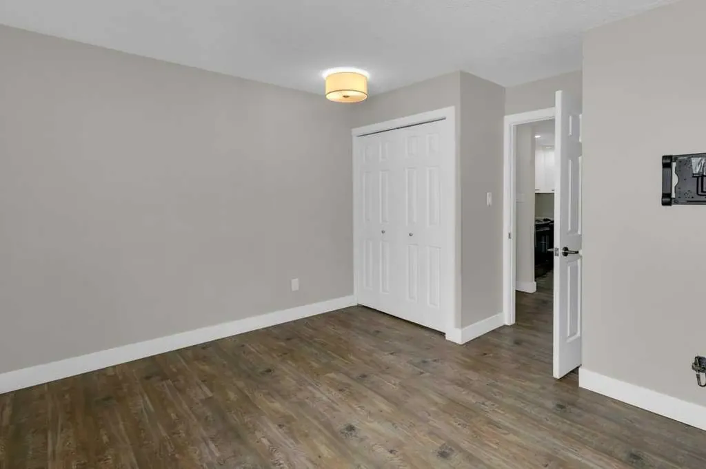 3402 Parkdale Boulevard NW Calgary AB T2N 3T4