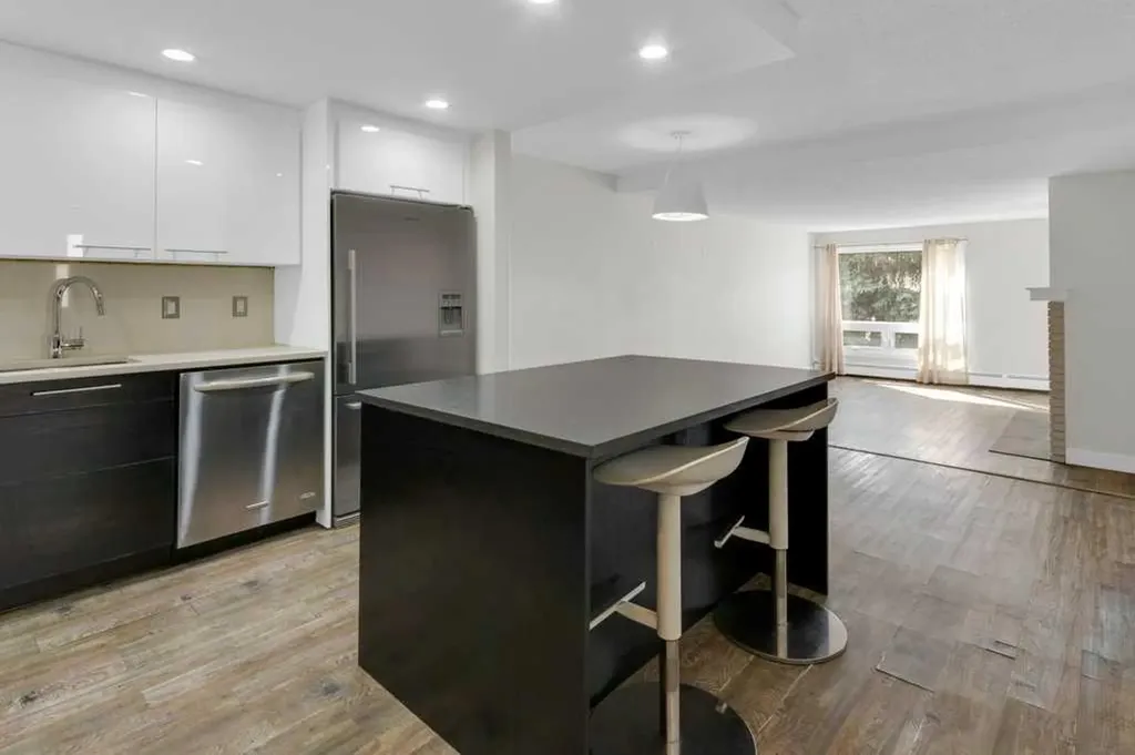 3402 Parkdale Boulevard NW Calgary AB T2N 3T4