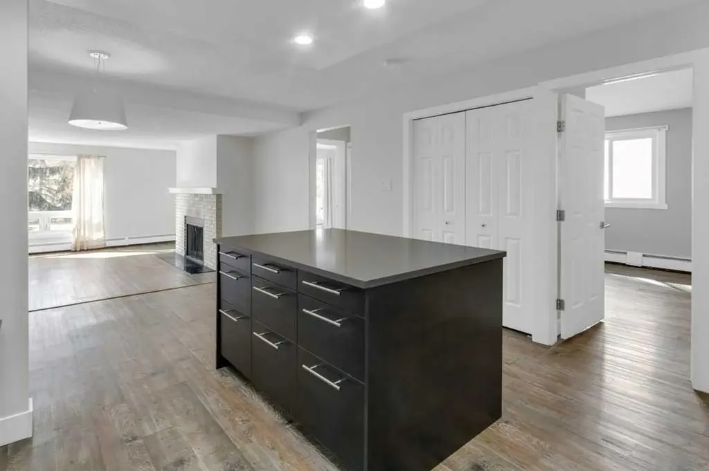 3402 Parkdale Boulevard NW Calgary AB T2N 3T4