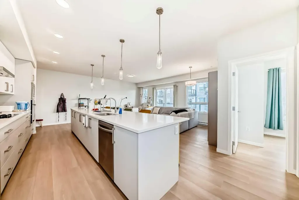 33 Carringham Gate NW Calgary AB T3P 2H6