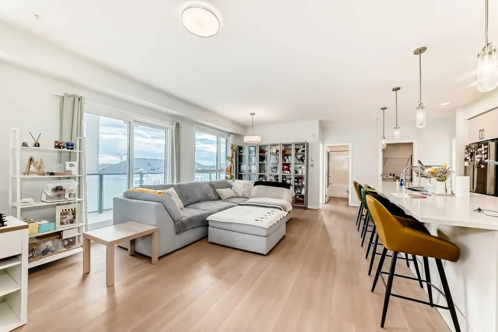33 Carringham Gate NW Calgary AB T3P 2H6