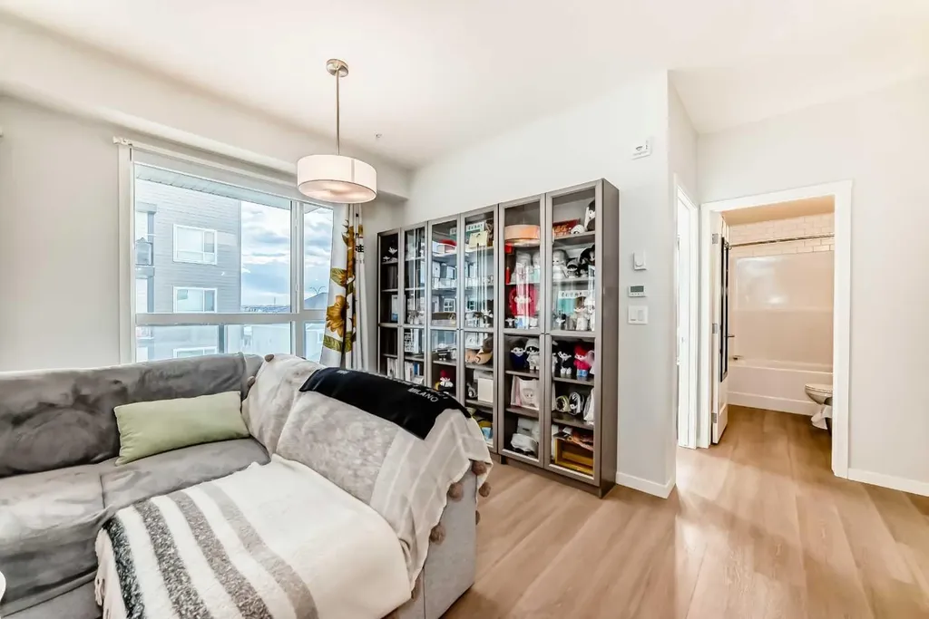 33 Carringham Gate NW Calgary AB T3P 2H6