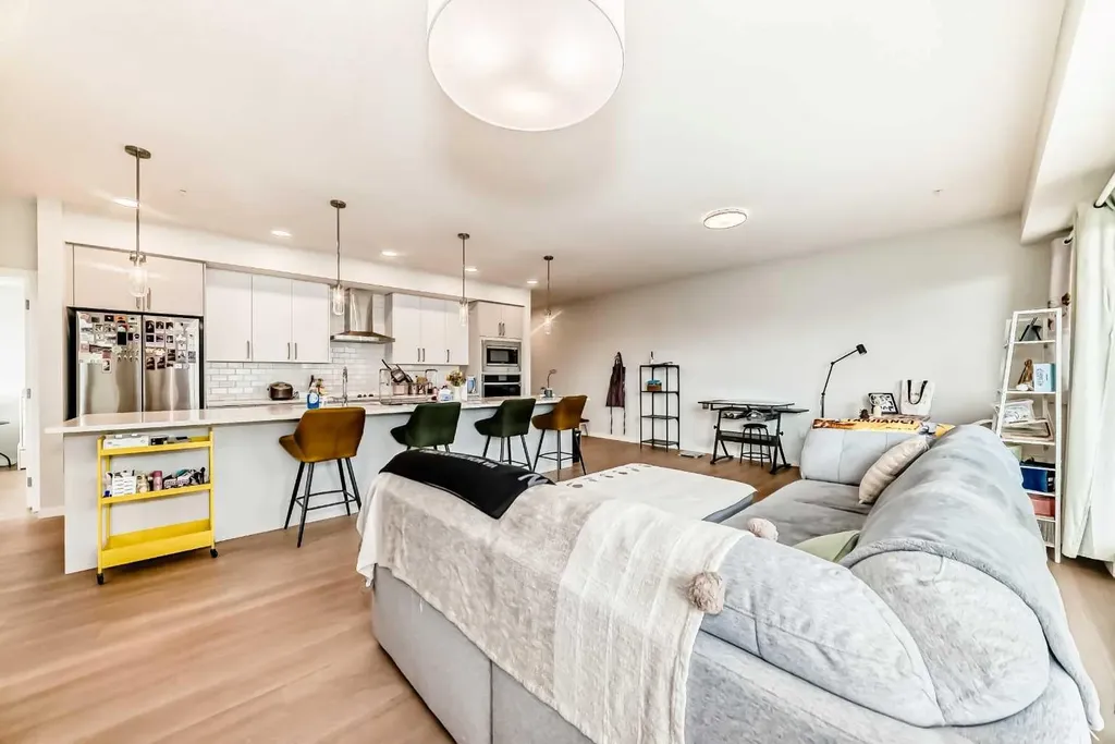 33 Carringham Gate NW Calgary AB T3P 2H6