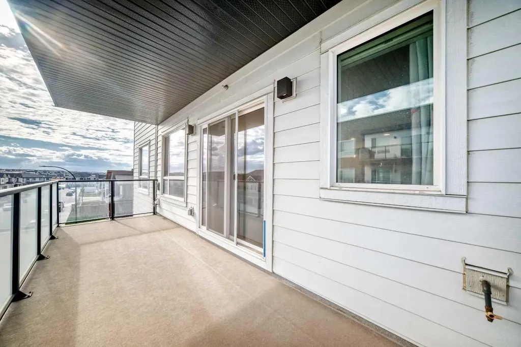 33 Carringham Gate NW Calgary AB T3P 2H6