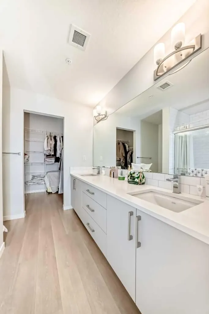 33 Carringham Gate NW Calgary AB T3P 2H6