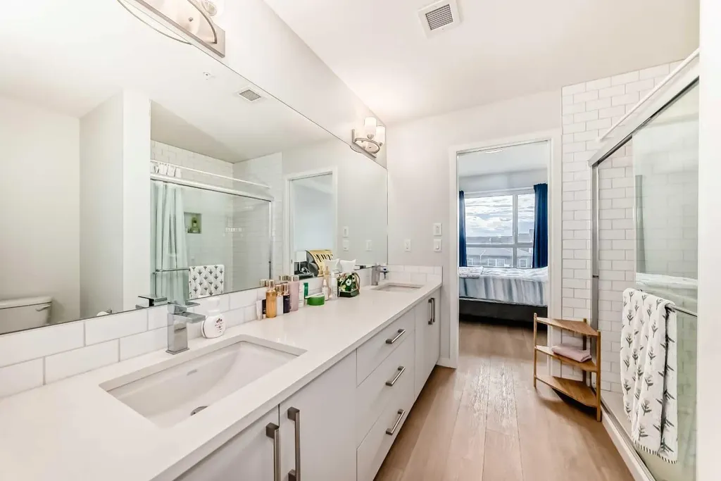 33 Carringham Gate NW Calgary AB T3P 2H6