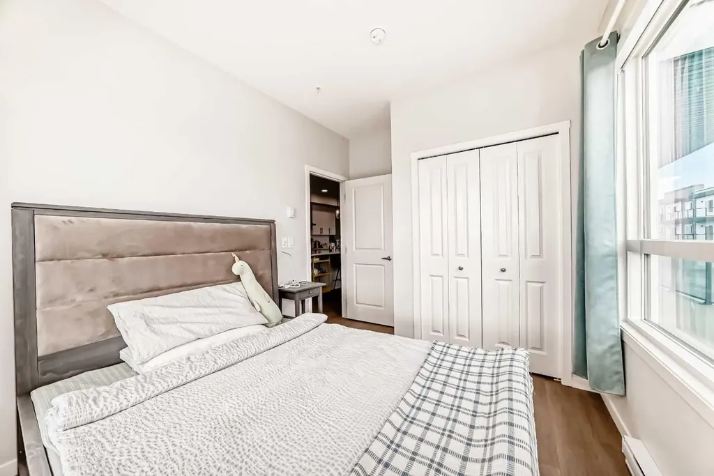 33 Carringham Gate NW Calgary AB T3P 2H6