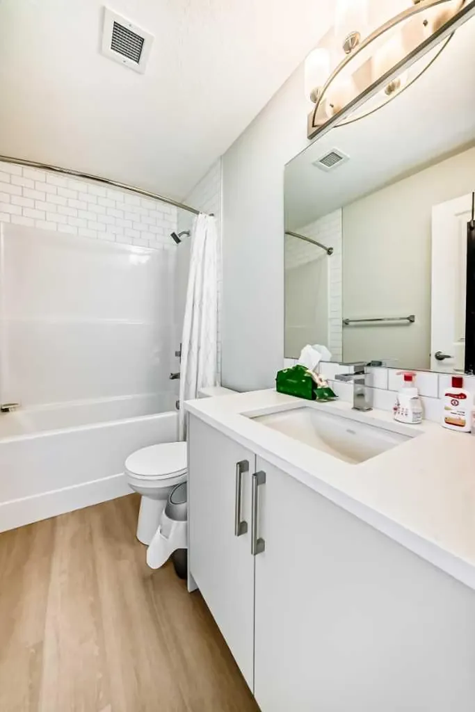33 Carringham Gate NW Calgary AB T3P 2H6