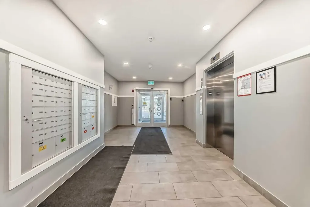 33 Carringham Gate NW Calgary AB T3P 2H6