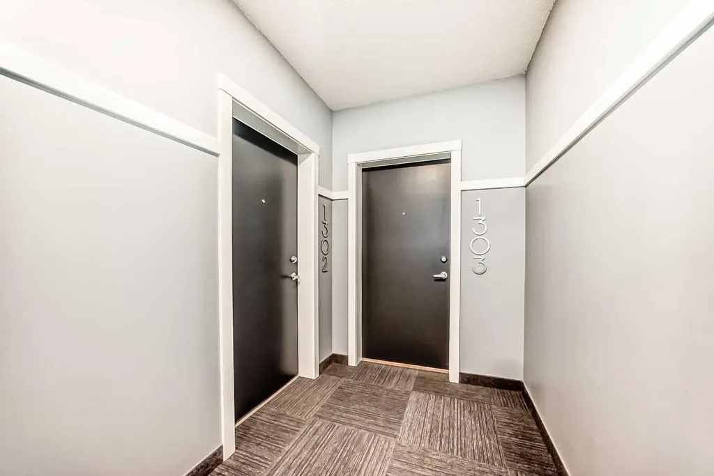 33 Carringham Gate NW Calgary AB T3P 2H6