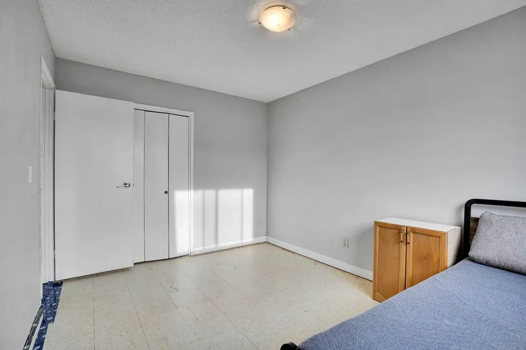 52 Pennsburg Way SE Calgary AB T2A 2J5