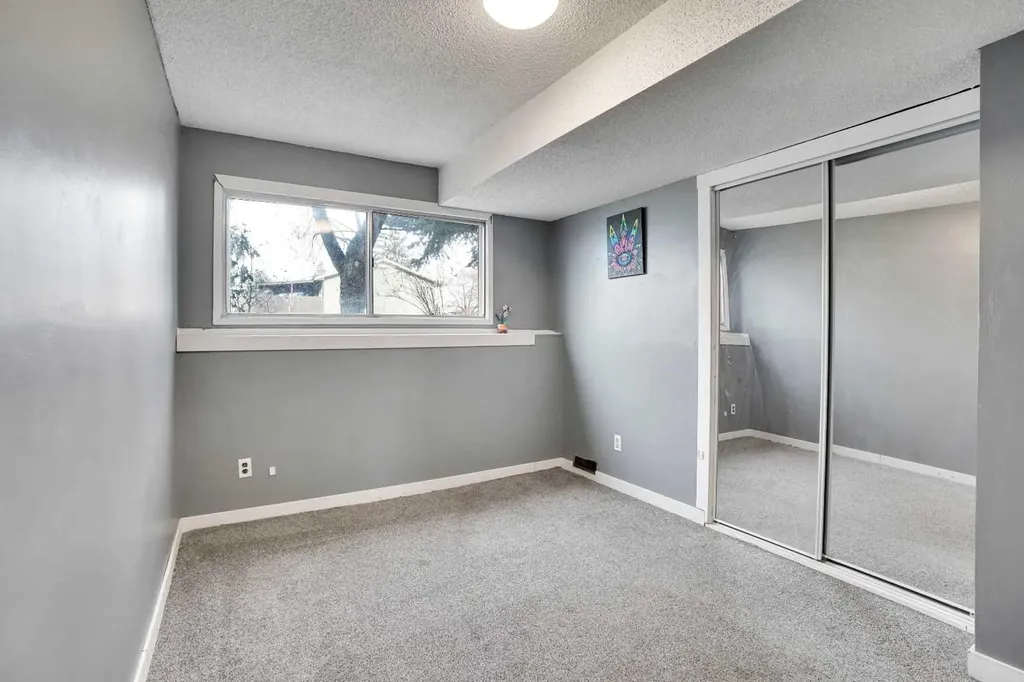 52 Pennsburg Way SE Calgary AB T2A 2J5