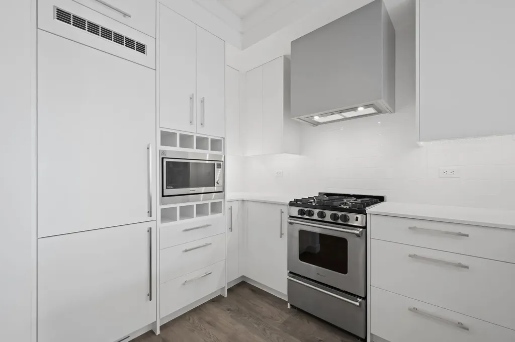 8370 Broadcast Avenue SW Calgary AB T3H 6L3