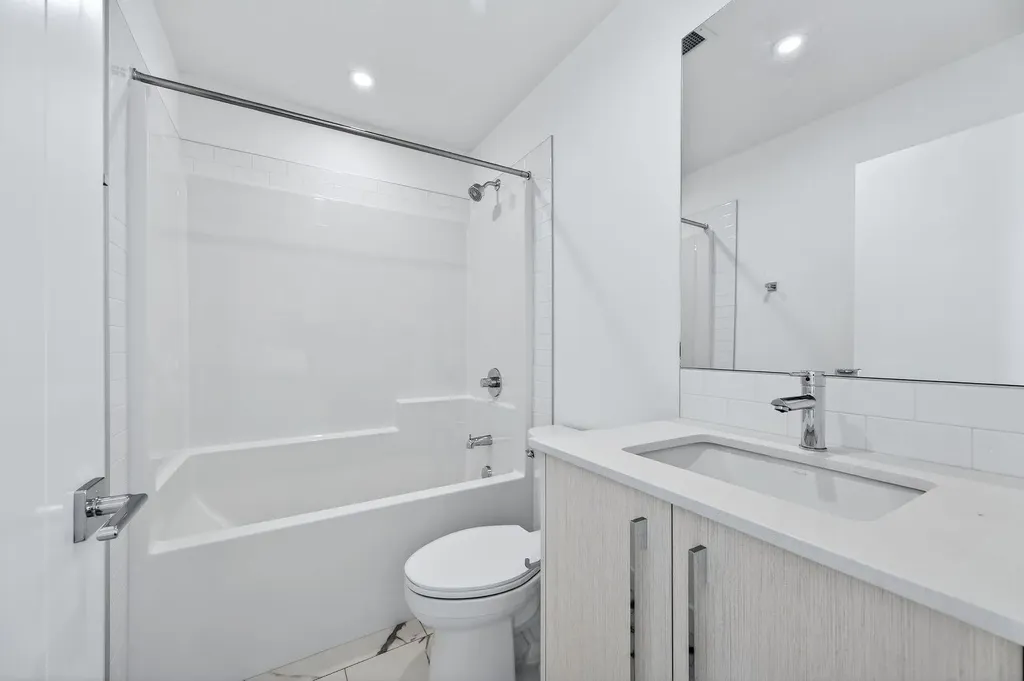 44 Skyview Parkway NE Calgary AB T3N2R8