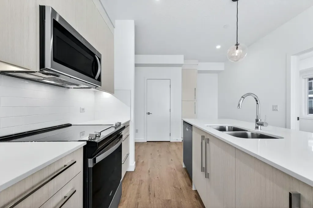 44 Skyview Parkway NE Calgary AB T3N2R8