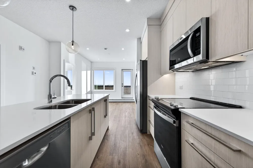 44 Skyview Parkway NE Calgary AB T3N2R8