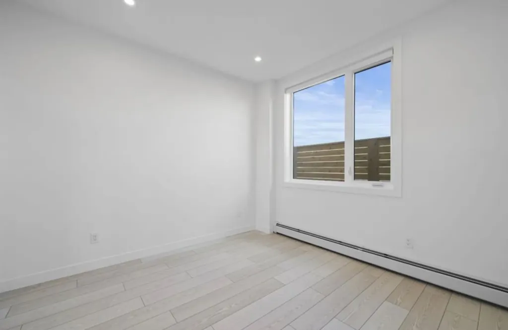 8370 Broadcast Avenue SW Calgary AB T3H 6L3