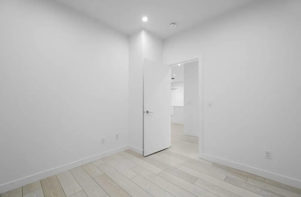 8370 Broadcast Avenue SW Calgary AB T3H 6L3