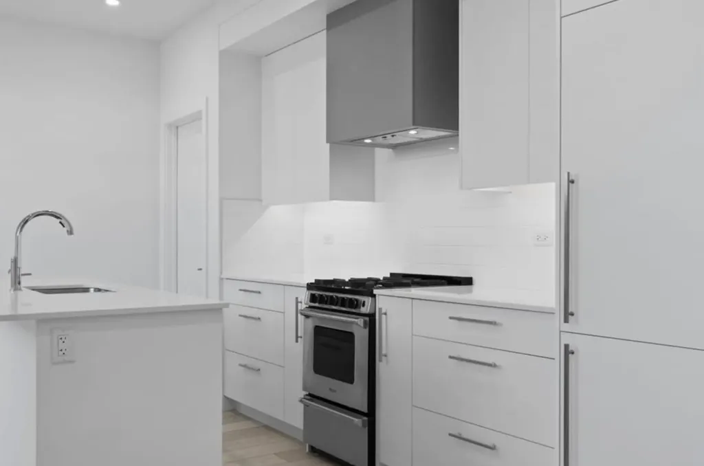 8370 Broadcast Avenue SW Calgary AB T3H 6L3